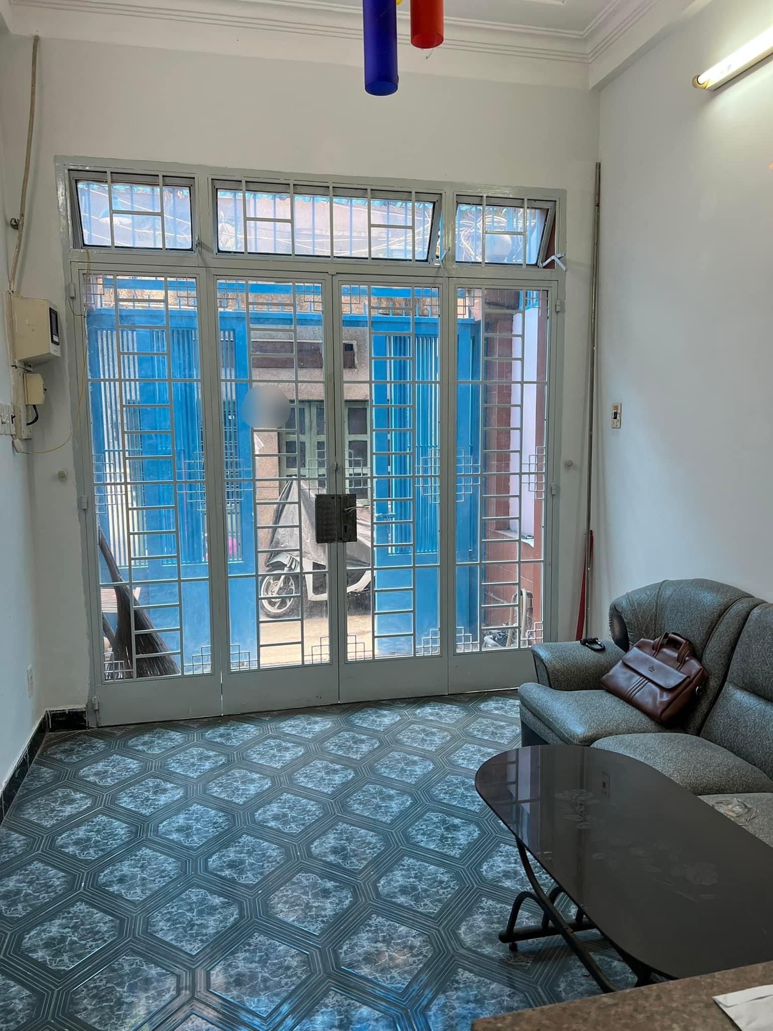 Nhà khu VIP Nam Kì Khởi Nghĩa, HBG cách HXT quay đầu 10m, 4 tầng, 4PN, 32m2, nhỉnh 6 tỷ.