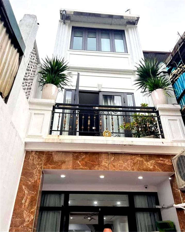 Bán gấp nhà TT Hai Bà, Kim Ngưu 75m2, ôtô vào nhà, kinh doanh, nhà đẹp ở ngay, giá 7.65 tỷ