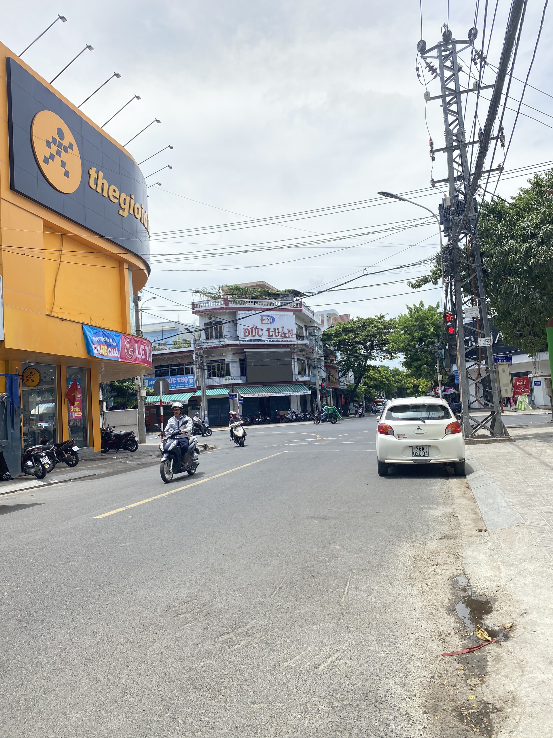 Nhà Mặt Tiền Phan Đình Phùng 7x28m, ngay Thế Giới Di Động, Khu Kinh Doanh Sầm Uất.