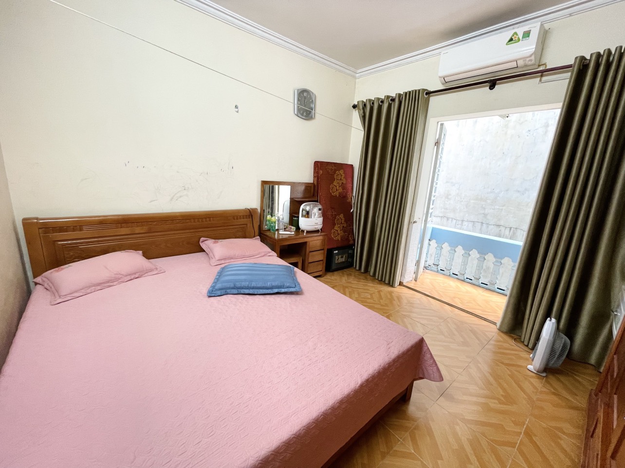 BÁN NHÀ VŨ CHÍ THẮNG 4 TẦNG DÂN XÂY GIÁ CHỈ HƠN TỶ.