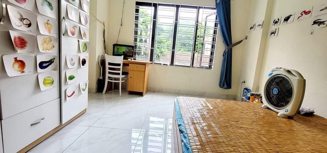 BÁN NHÀ ĐẸP Ở NGAY CẦU AM HÀ ĐÔNG TẶNG NỘI THẤT 51M ÔTÔ GẦN GIÁ 5.2 TỶ.