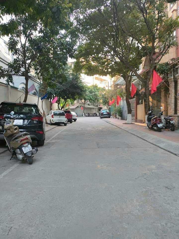 CC bán gấp nhà khu phân lô đường ô tô tránh , vỉa hè , KD cho thuê khu Đông Quan Cầu Giấy Lh 0989129838