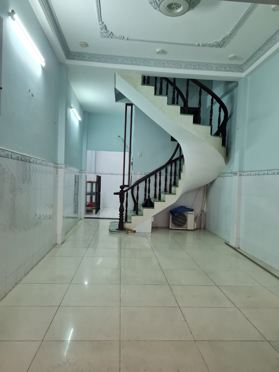 Cho thuê NNC Âu Dương Lân p3 Q8.Dt:4x15 2 lầu sân thượng 4pn 3wc.Giá:13tr.