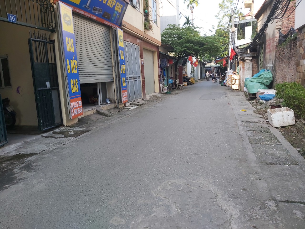 Bán đất phố Âu Cơ. Ô tô đỗ cửa. Dân trí cao. Diện tích 40m2. Giá 3.6 tỷ.