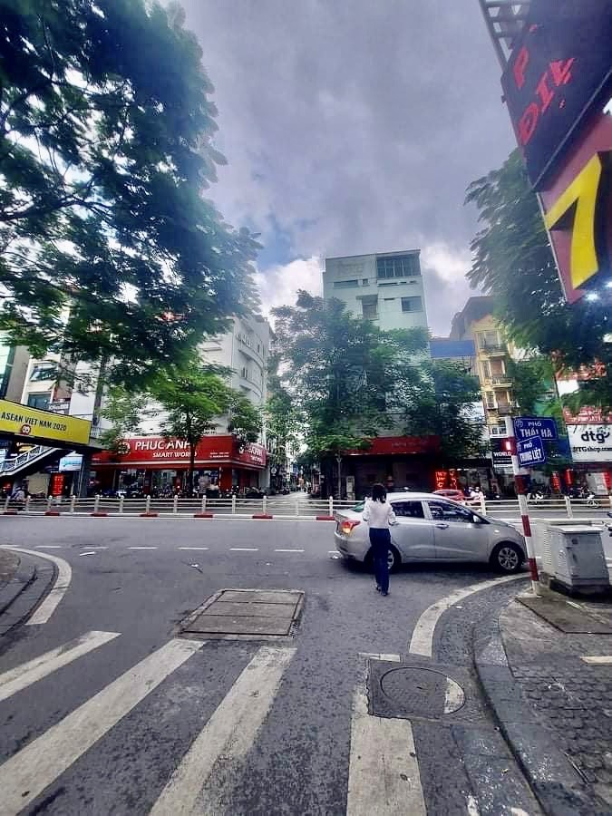 Bán nhà mặt phố Trung Liệt,Đống Đa 120m,Mt7m,5T giá 21 tỷ..