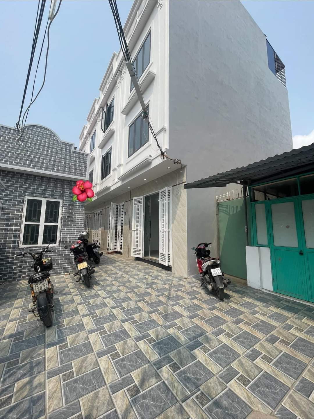 Bán nhà xây mới diện tích 47m 4 tầng GIÁ 2.6 tỉ phố Thư Trung - Văn Cao ngõ nông.