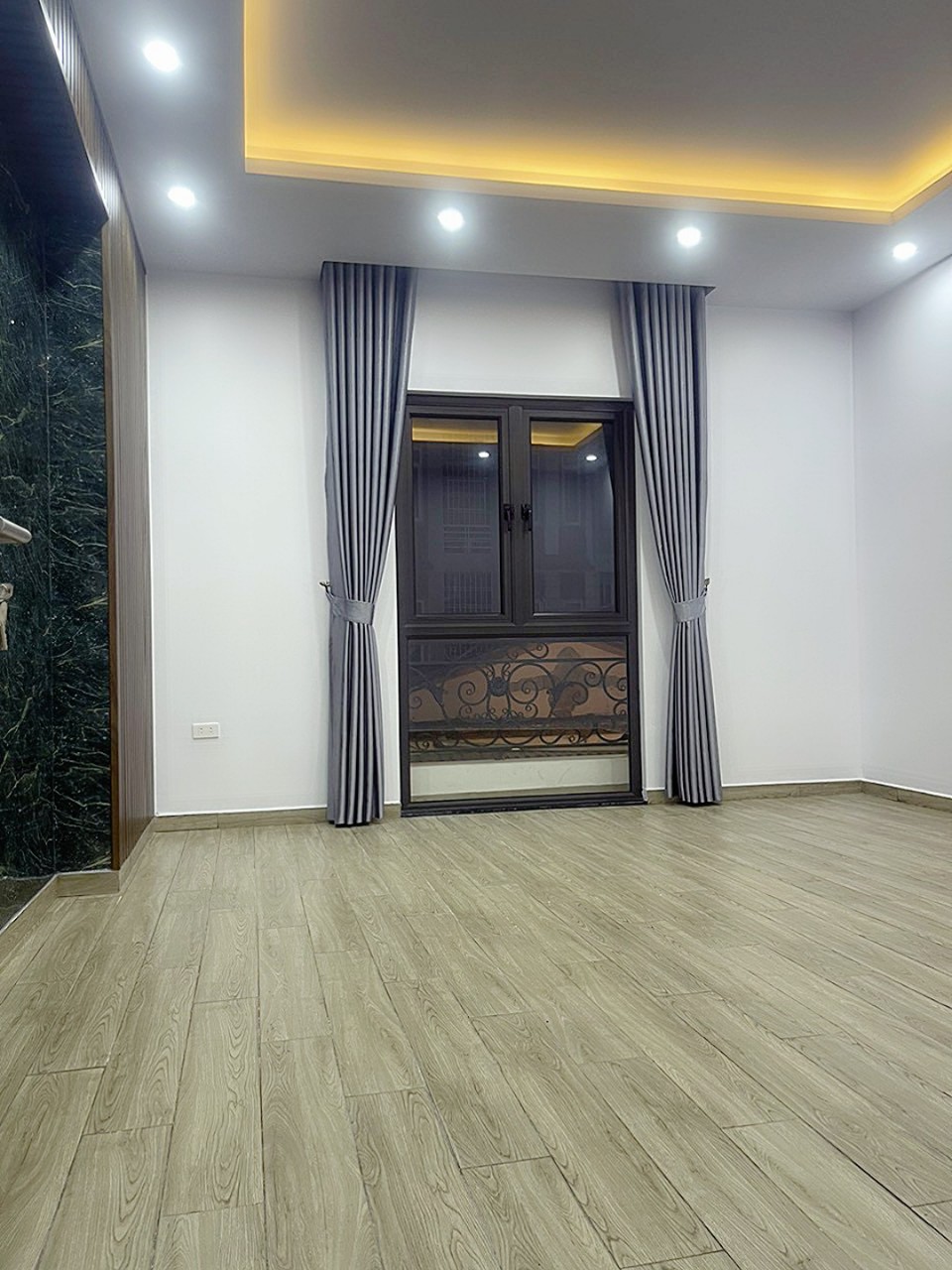 Bán nhà xây mới độc lập 52m 4 tầng GIÁ 3.5 tỉ ngõ cực nông Hoàng Ngọc Phách - Quán Nam.