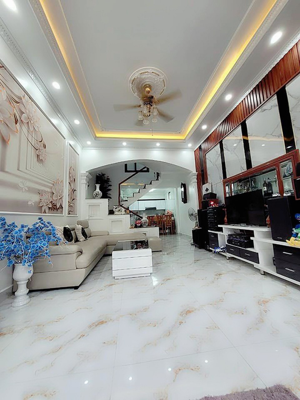 Bán nhà phố Lạch Tray 56m 4 tầng sân cổng GIÁ 2.8 tỉ ngay Cầu Rào.