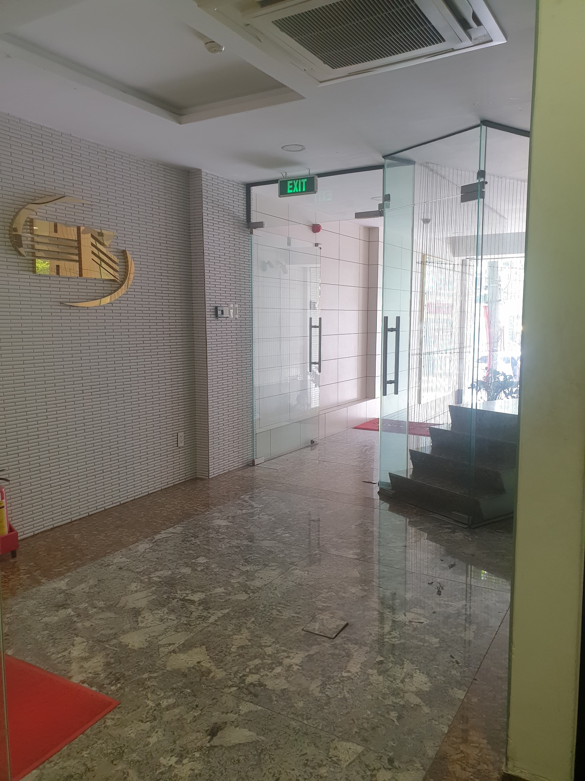 HOT - 1 CĂN DUY NHẤT - SIÊU RẺ! Bán Nhà Góc 2MT đường Bạch Đằng, P24, Bình Thạnh_4,3x22_ Trệt 4 tầng_ 21 tỷ.