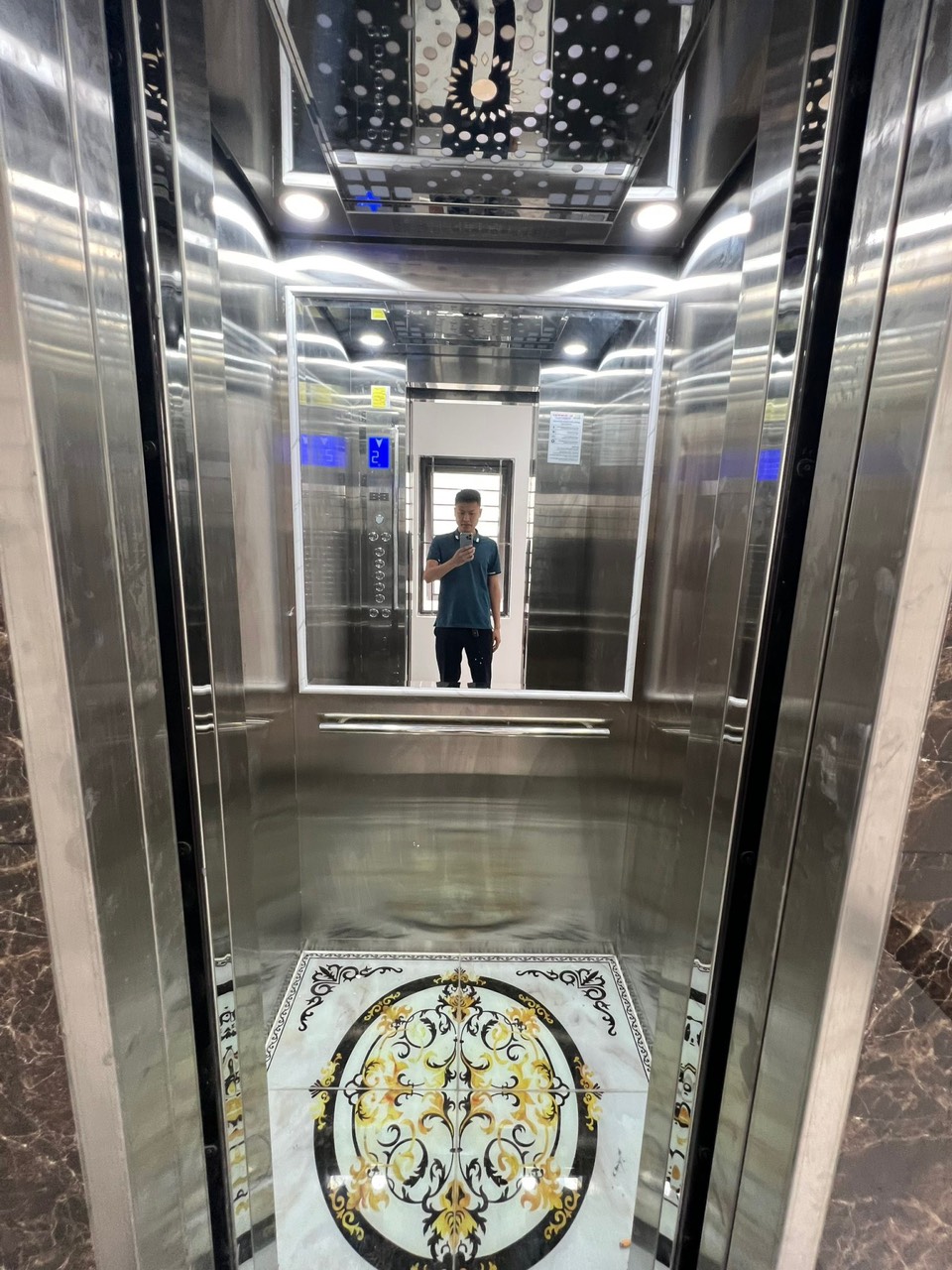 Chính chủ cần bán 2 nhà cạnh nhau tại số 18 ngách 173/175 đường Hoàng Hoa Thám, Phường Ngọc Hà, Quận Ba Đình, Hà Nội.