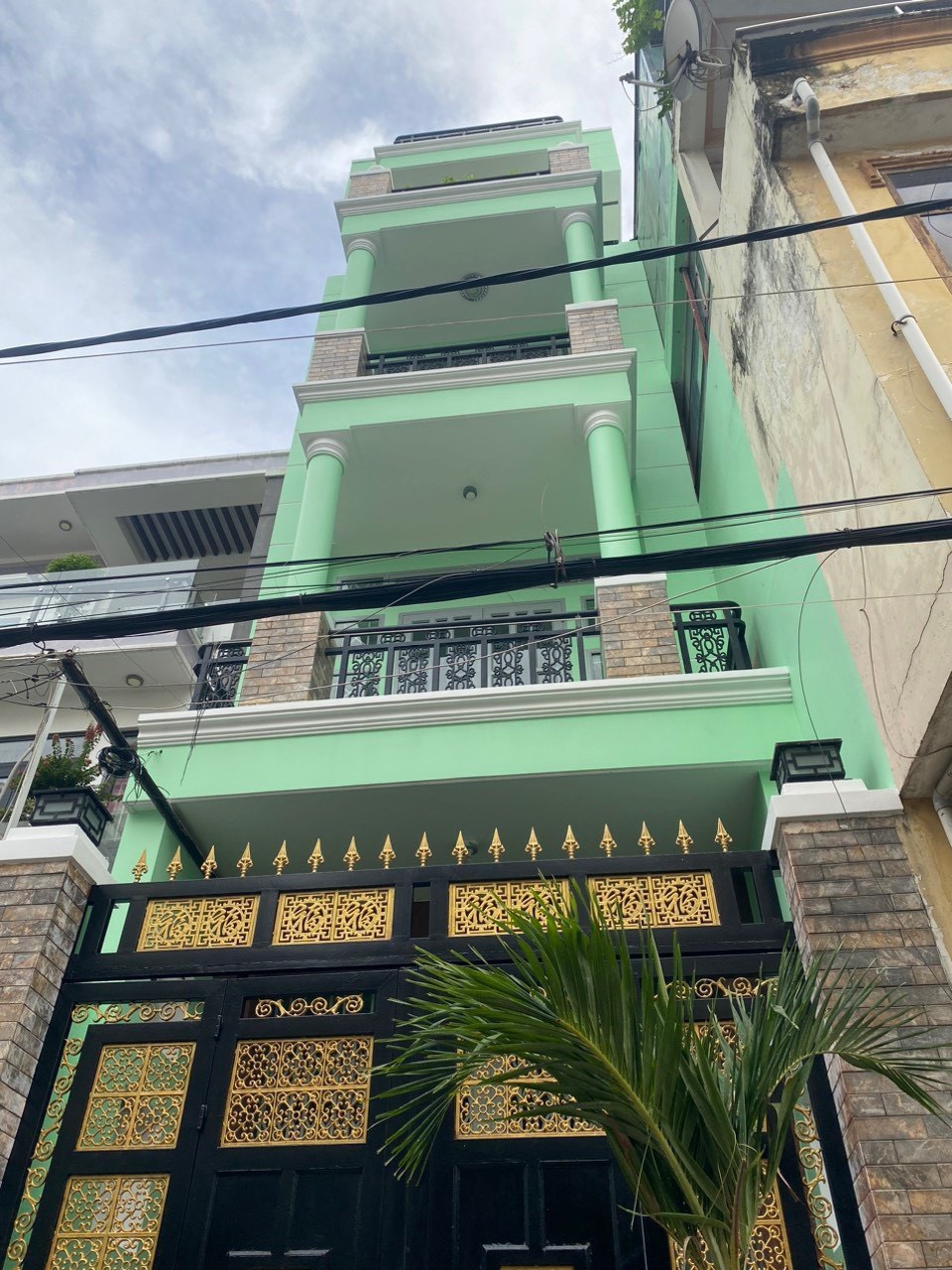 Cho thuê VTKD 10m thông Tô Hiệu quận Tân Phú 4 x 20 -5T-chỉ 18 triệu TL tôt