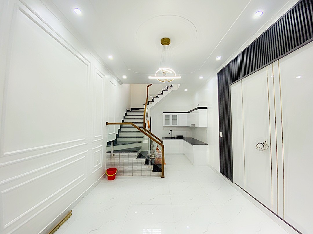 Bán nhà mặt ngõ Chợ Con 4 tầng mới tinh GIÁ 3.15 tỉ kinh doanh tốt.