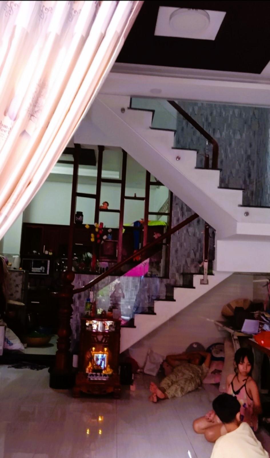 Bán nhà 1T2L 4pn đường 6 Linh Tây.