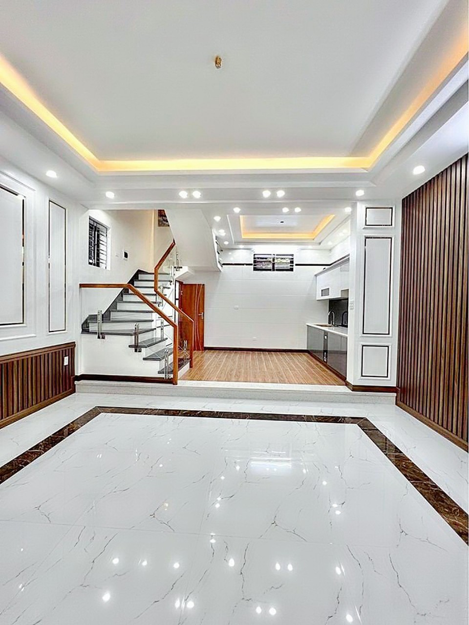 Bán nhà xây mới ngõ 229 Hàng Kênh, 42m 4 tầng GIÁ 3 tỉ cực đẹp.