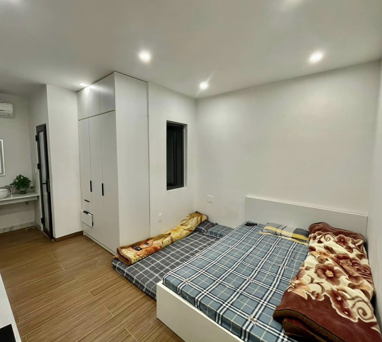 Bán nhà đẹp đường ô tô đỗ cửa ngay trung tâm Sở Dầu, Hồng Bàng, Hải Phòng 60m2 siêu đẹp.