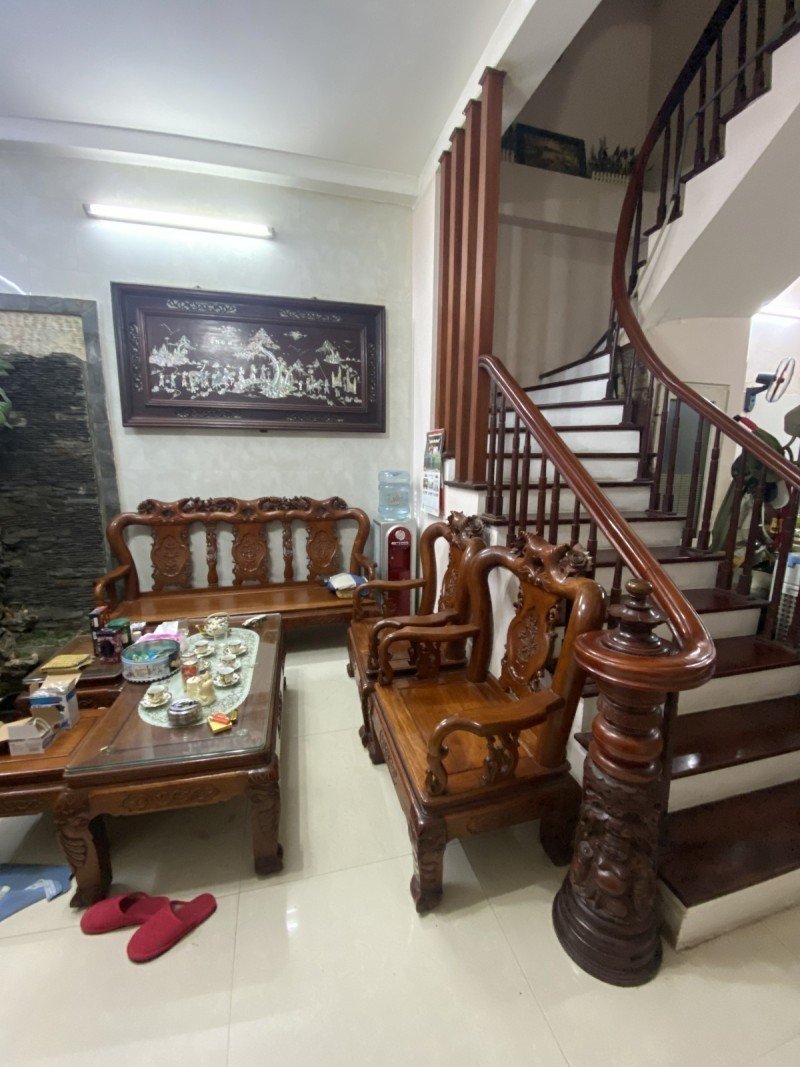 CẦU GIẤY - 45M2 X 6 TẦNG - MT 5M - CÁCH PHỐ CHỈ 30M - NHỈNH 5 TỶ.