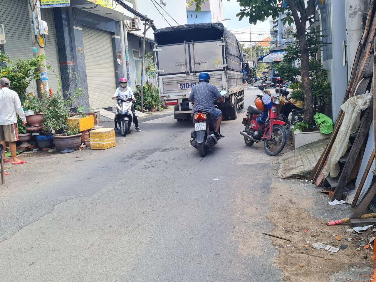 ĐỊA CHỈ HẺM NHƯNG LÀ MẶT TIỀN KINH DOANH - NGAY ĐẠI LỘ ĐÔNG TÂY.