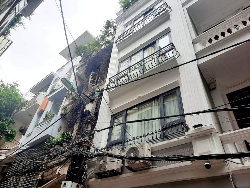 PHÂN LÔ Ô TÔ 48M2 X 7 TẦNG THANG MÁY - TRẦN QUANG DIỆU - NGÕ QUẬN ỦY ĐỐNG ĐA - VỈA HÈ ĐẸP - KINH DOANH TỐT.