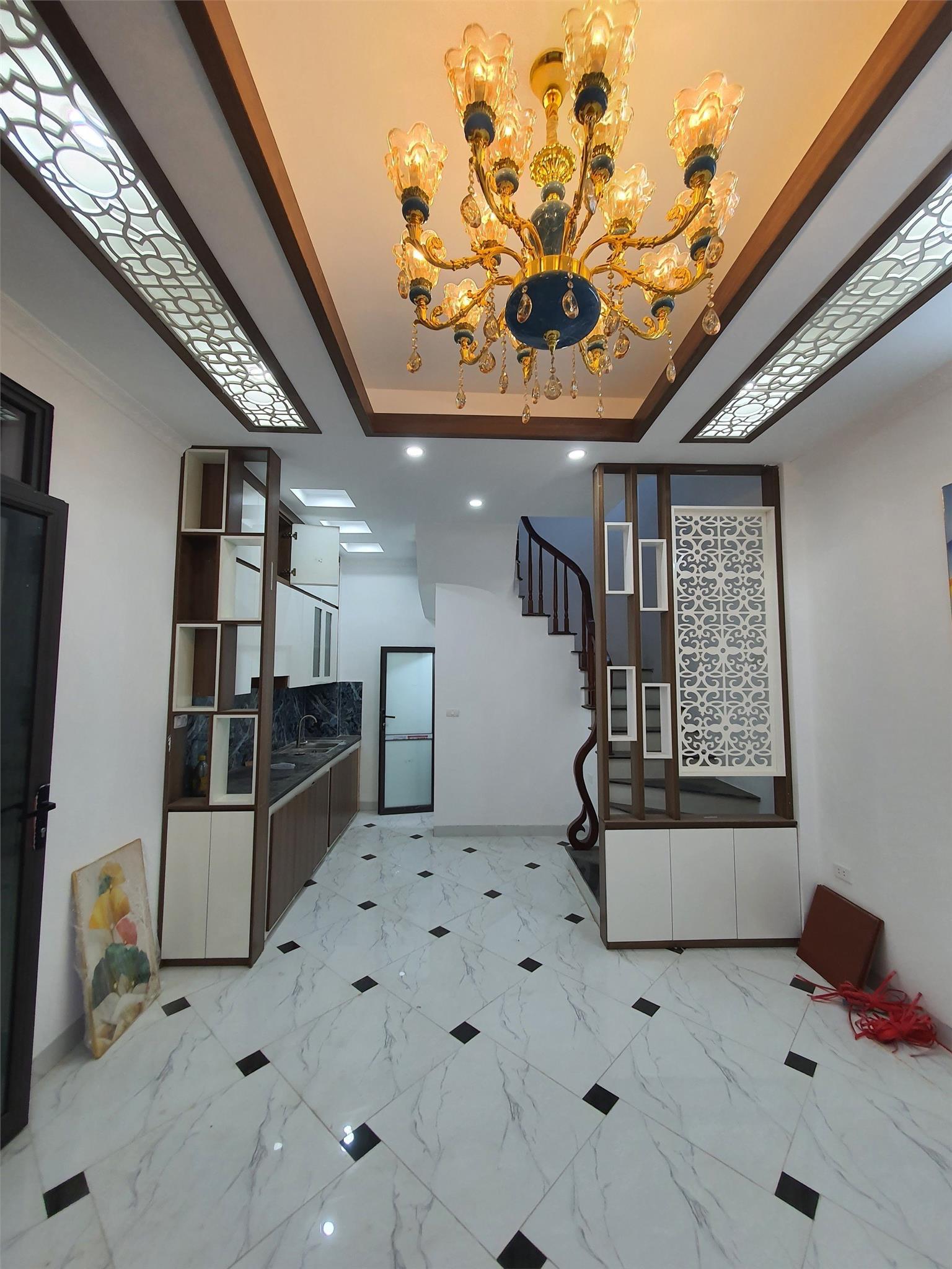 EM BÁN CĂN HỘ XÂY MỚI, 5 tầng, 4 phòng ngủ, 4 vệ sinh, phòng thờ, sân phơi tại Dương Nội, Hà Đông.