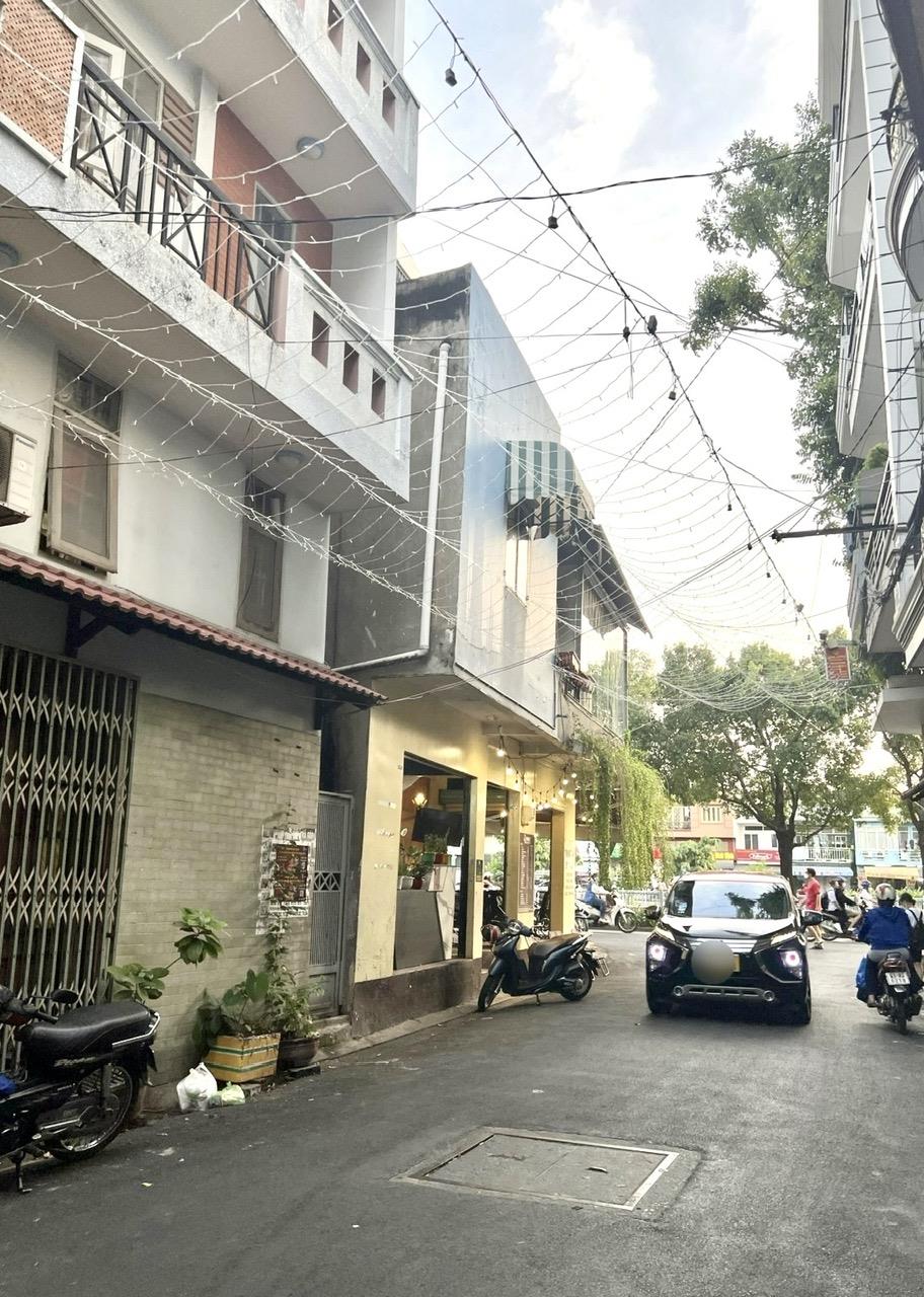 Tổng giảm 2.6 tỷ, hiện còn 11 Tỷ nhỉnhHXH 7 CHỖ TRƯỜNG SA PHÚ NHUẬN - 60M2 (4.5x14 ) - NHÀ ĐẸP Ở NGAY.