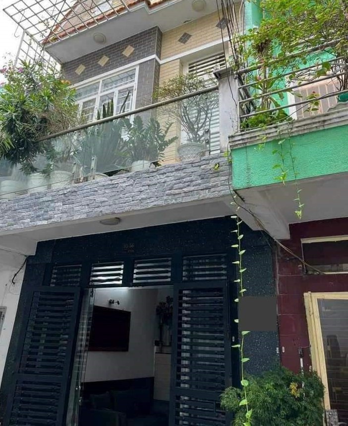 Bán nhà Lạc Long Quân, 45m², Hẻm 1/ rộng 3.5m, giá 5.2 tỷ.