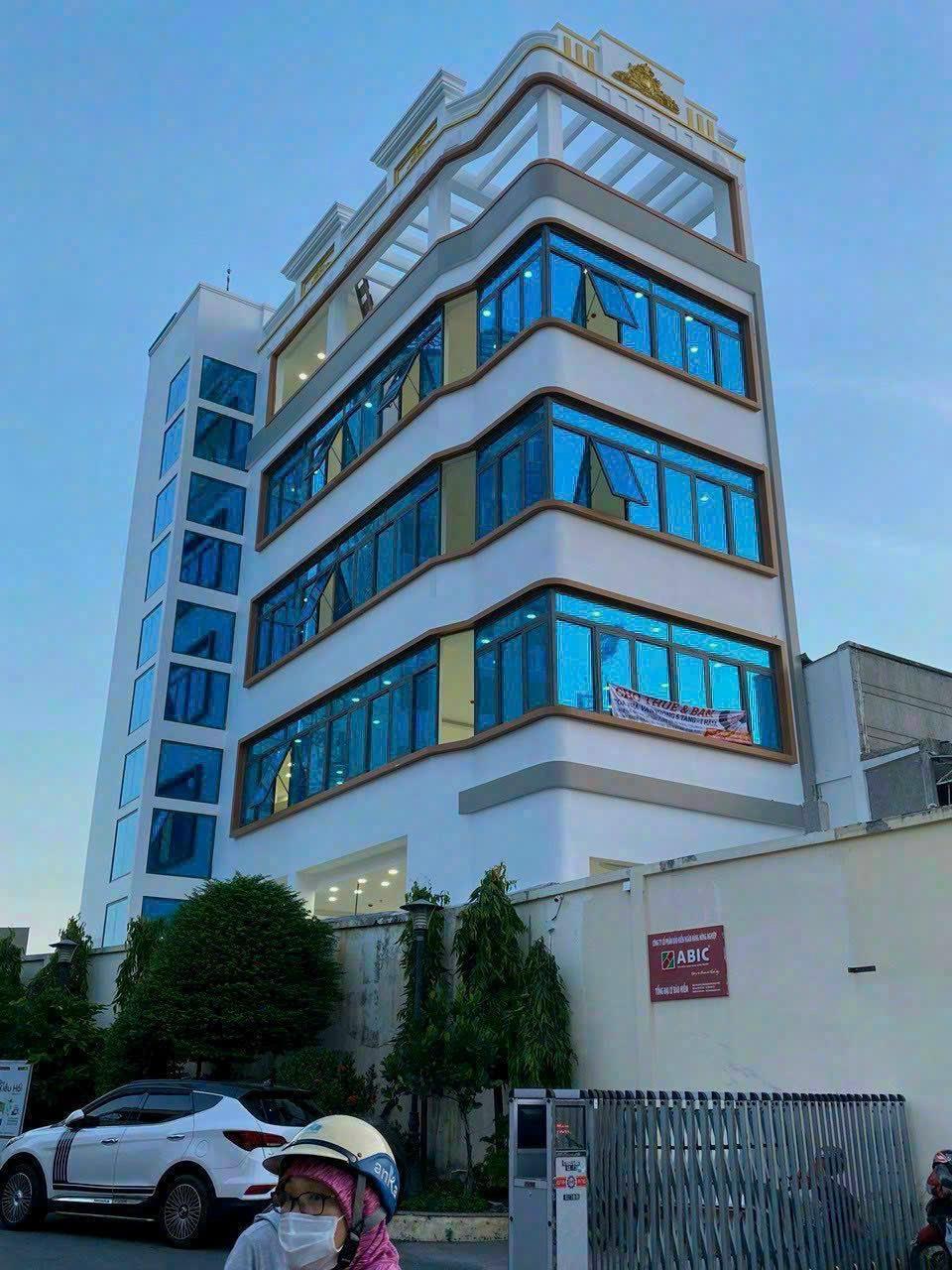 168m2