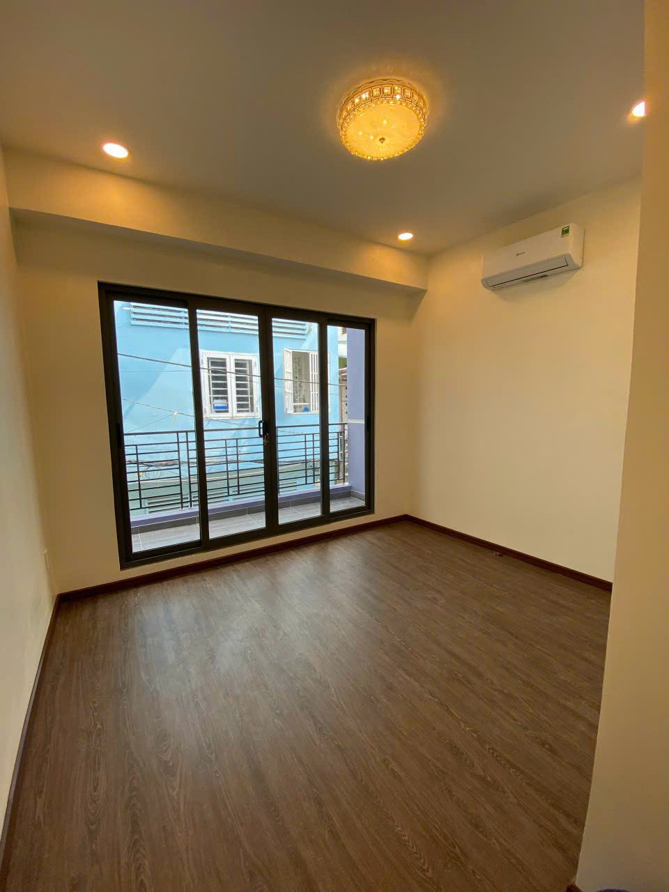 Tô Hiến Thành Quận 10, 60M², 3 Tầng mới đẹp, Hẻm 1/ 15m ra Mặt Tiền, giá 7.95 tỷ.