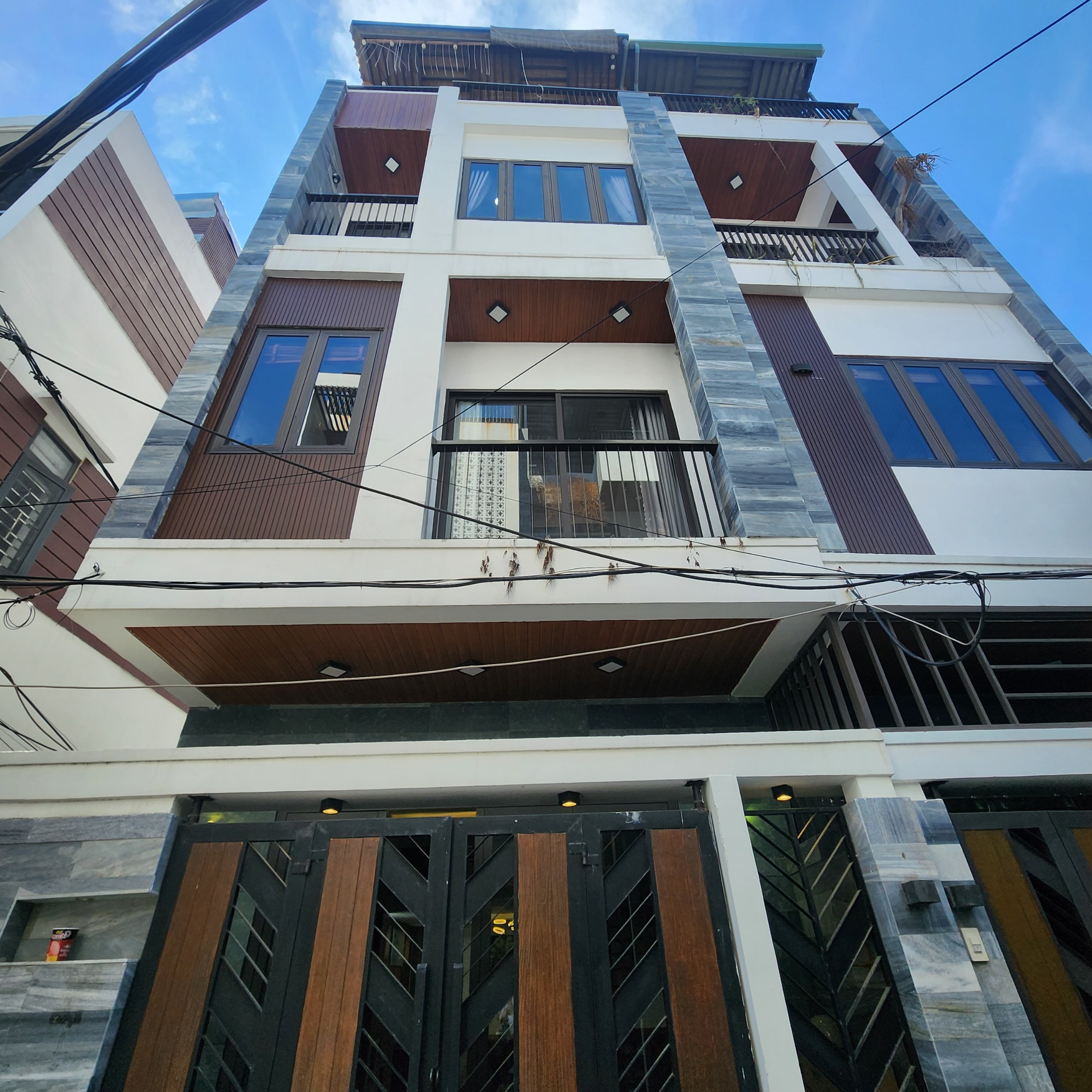 Bán Gấp Nhà Đẹp Đường Hoàng Diệu 2 Mặt Thoáng, DT 50m2, Full Nội Thất, Thiết Kế Hiện Đại.