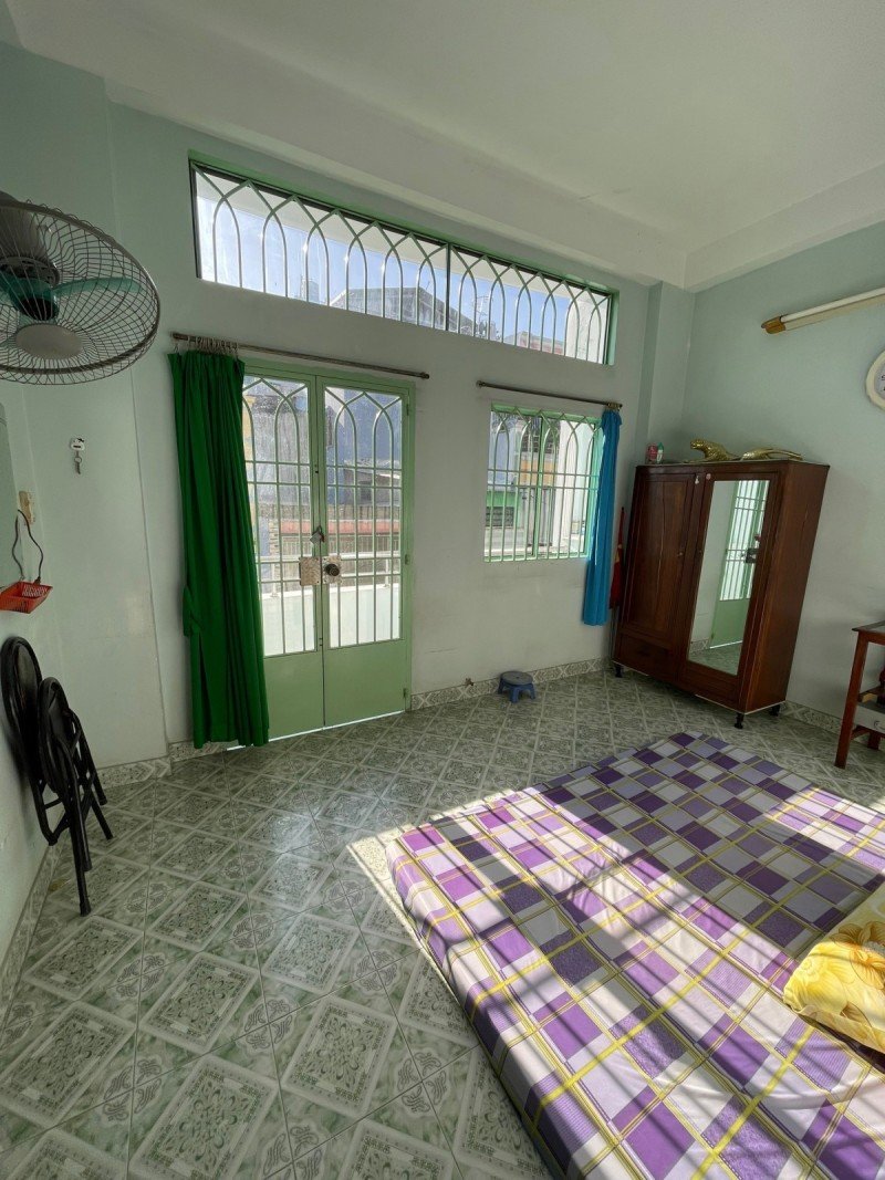 Bán nhà HXH Lạc Long Quân, Quận 11, 50m2, vuông đét, chỉ 5 tỷ nhỉnh.