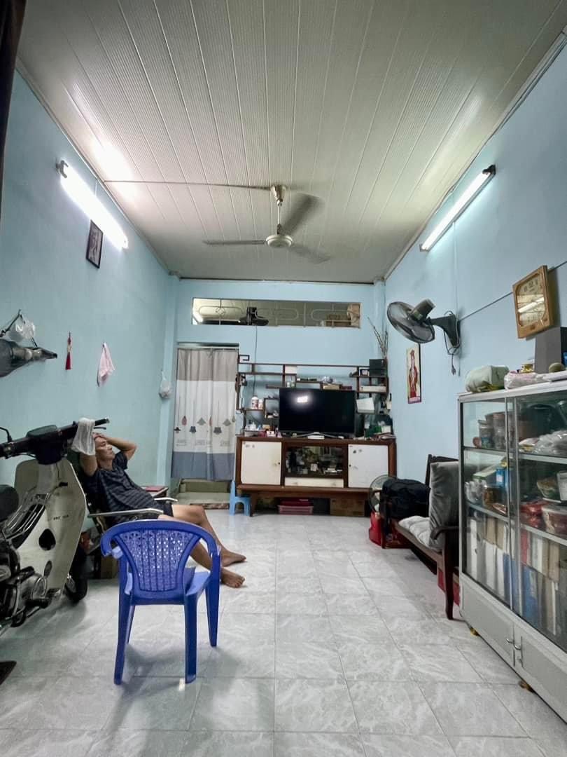 Bán nhà HXH 5m thông 1 trục Trần Quang Diệu, Q3, vừa ở vừa KD, sổ đẹp, 35m2, 6.6 tỷ.