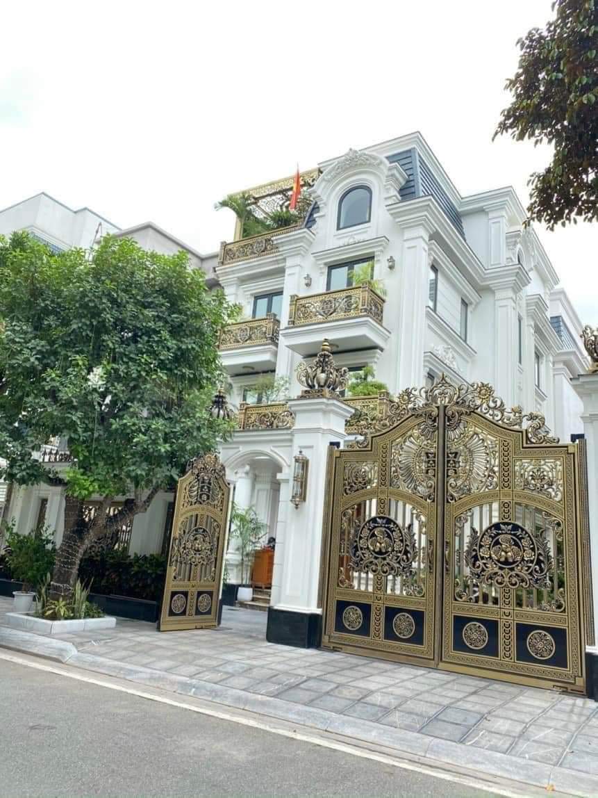 PHÂN LÔ Ô TÔ TRÁNH VỈA HÈ RỘNG GẦN UBND CỔ NHUẾ GIÁ THƯƠNG LUƯỢNG : 12 TỶ.