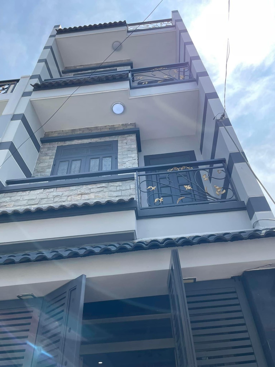 Ngộp Bank bán nhà 3 tầng BTCT nhà mới - hẻm xe tải - 75m2- Lê Văn Quới - Giáp Tân Phú - 5 tỷ 5.