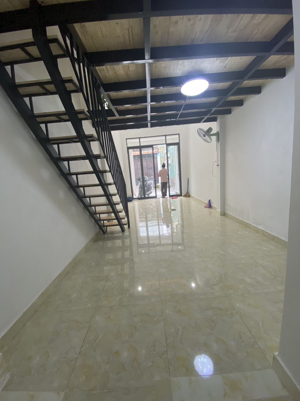 Cho thuê nhà 1/ HXH Tô Hiệu quận Tân Phú 3 x 11-2T chỉ 8 triệu TL.