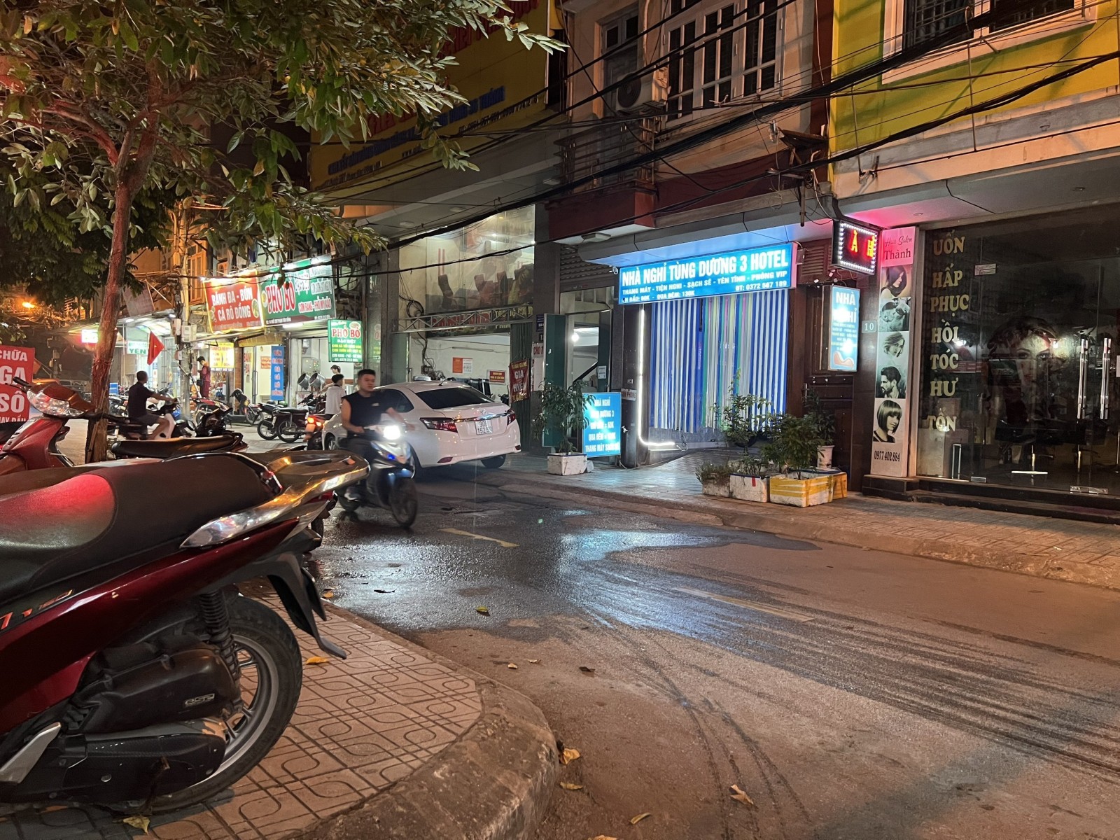 PHẠM VĂN ĐỒNG - NHÀ DÂN XÂY 1 NĂM ĐANG Ở - Ô TÔ 5 CHỖ ĐỖ CỬA - 40M2 X 4 TẦNG - NHỈNH 6 TỶ.