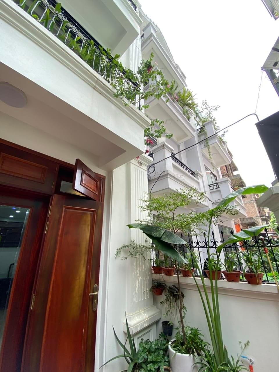 Cần bán BTLK , KĐT Mễ Trì Thượng , NTL , DT85m x4 tầng , MT 4m , giá 15 tỷ. LH 0989129838