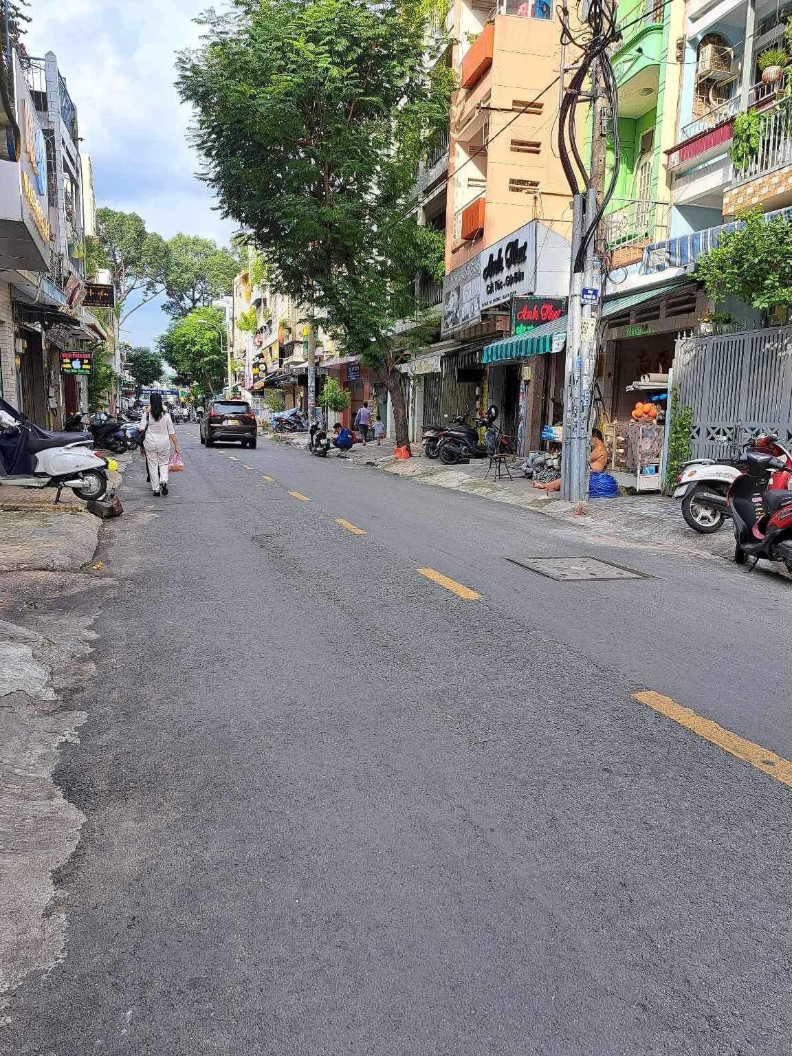 Bán MTKD sầm uất Hoà Hảo, Q10, 4 tầng, DTMB 13Tr/tháng, 3PN, 36m2, 9 tỷ Hiếm.