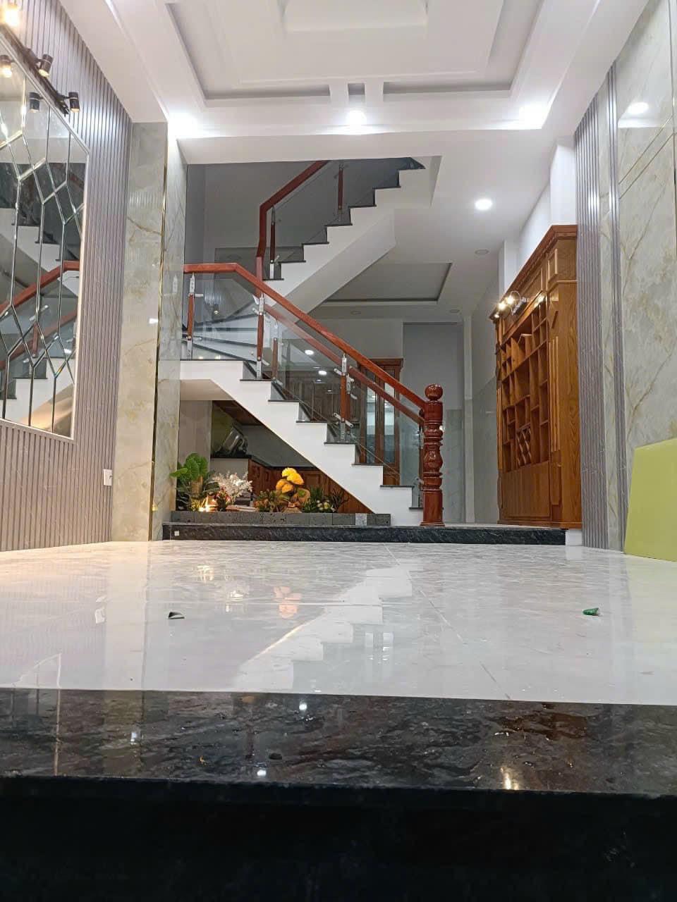 Bán nhà 4 tầng hẻm Lê Văn Quới - 45m2 - hẻm xe hơi - nhà mới vào ở ngay - 5 tỷ 35 TL.