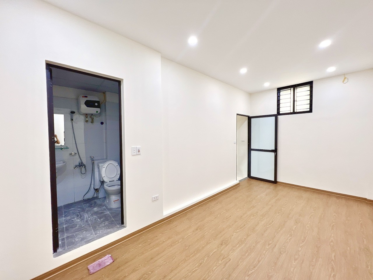 TÔN ĐỨC THẮNG - NHÀ ĐẸP 4 TẦNG - MT 4.6M - 3 NGỦ - NGÕ THÔNG THOÁNG - GẦN PHỐ - CHỈ 2.85 TỶ.