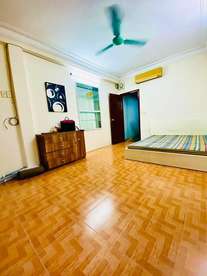 SIÊU PHẨM- LÒ ĐÚC - HBT - 1 MẶT PHỐ - 1 MẶT NGÕ - VỈA HÈ Ô TÔ TRÁNH - KINH DOANH MỌI LOẠI HÌNH - NGAY NGÃ BA LÒ ĐÚC VÀ THỌ LÃO