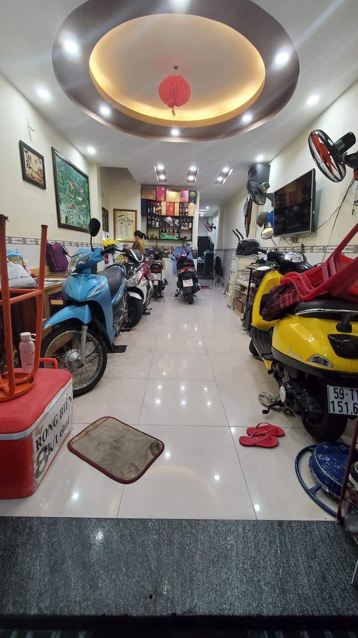 Bán nhà HXH, khu Vip Điện Biên Phủ, Q3, vừa ở vừa cho thuê, 4 tầng, 6PN, 75m2, 13 tỷ.