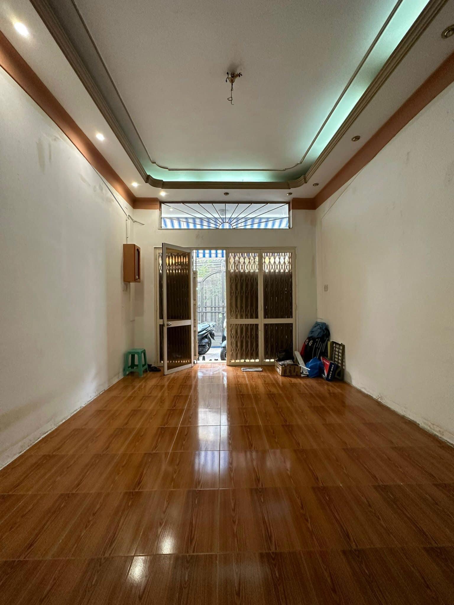 Bán nhà HXH thông Lê Văn Sỹ, Q3, vừa ở vừa KD, 3 tầng BTCT, 4PN, (4m *21m), 13 tỷ TL.