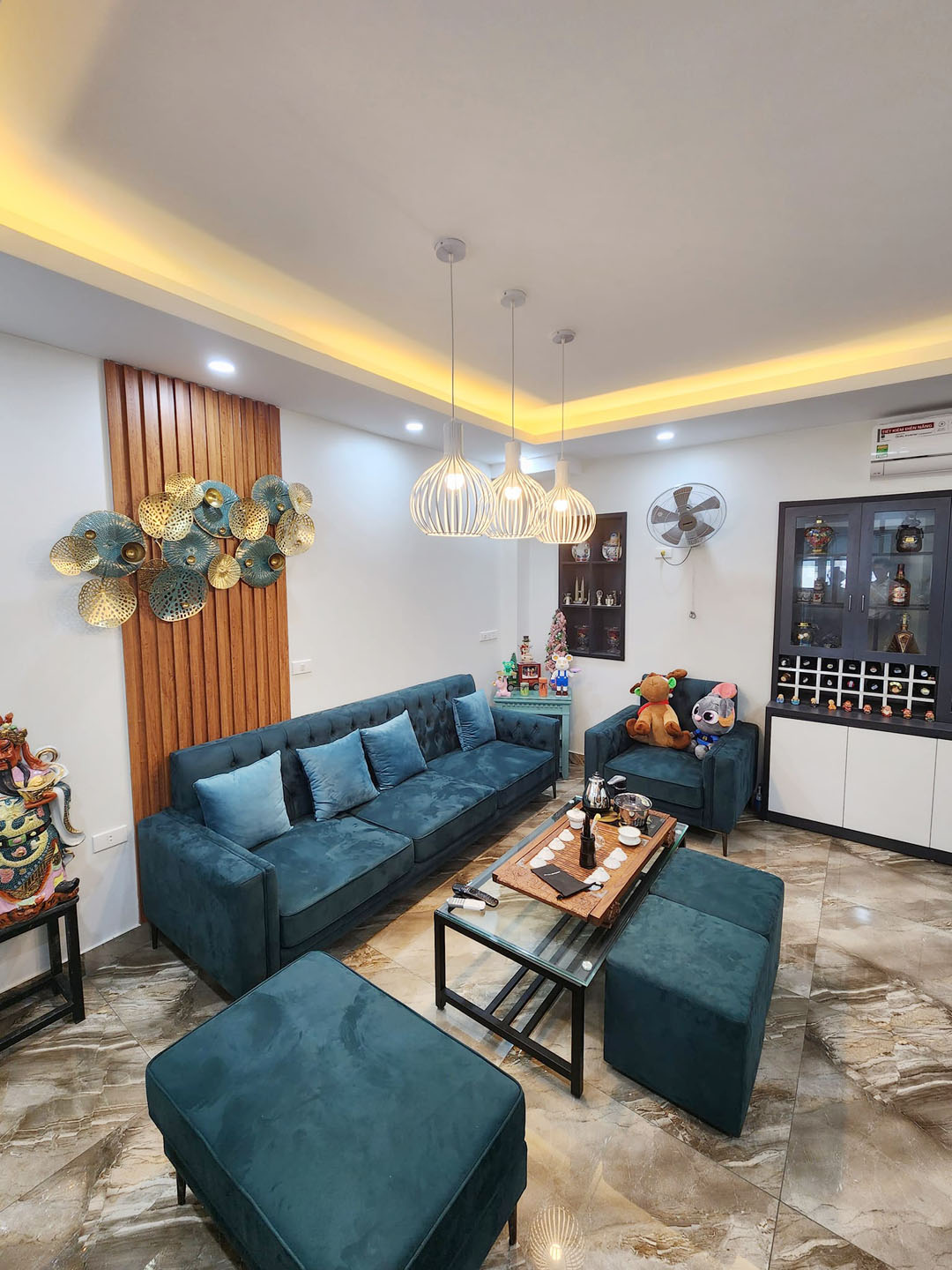 Bán nhà đẹp thang máy Ngọc Thuỵ, ngõ ô tô Morning, cách 1 nhà ô tô 7 chỗ , 81M, hơn 8 tỷ.