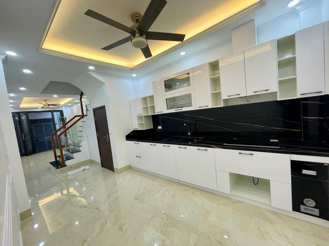 Bán nhà trung tâm phố cũ Long Biên, ngõ xe máy tránh, vài bước ra phố, 38M, nhỉnh 4 tỷ.