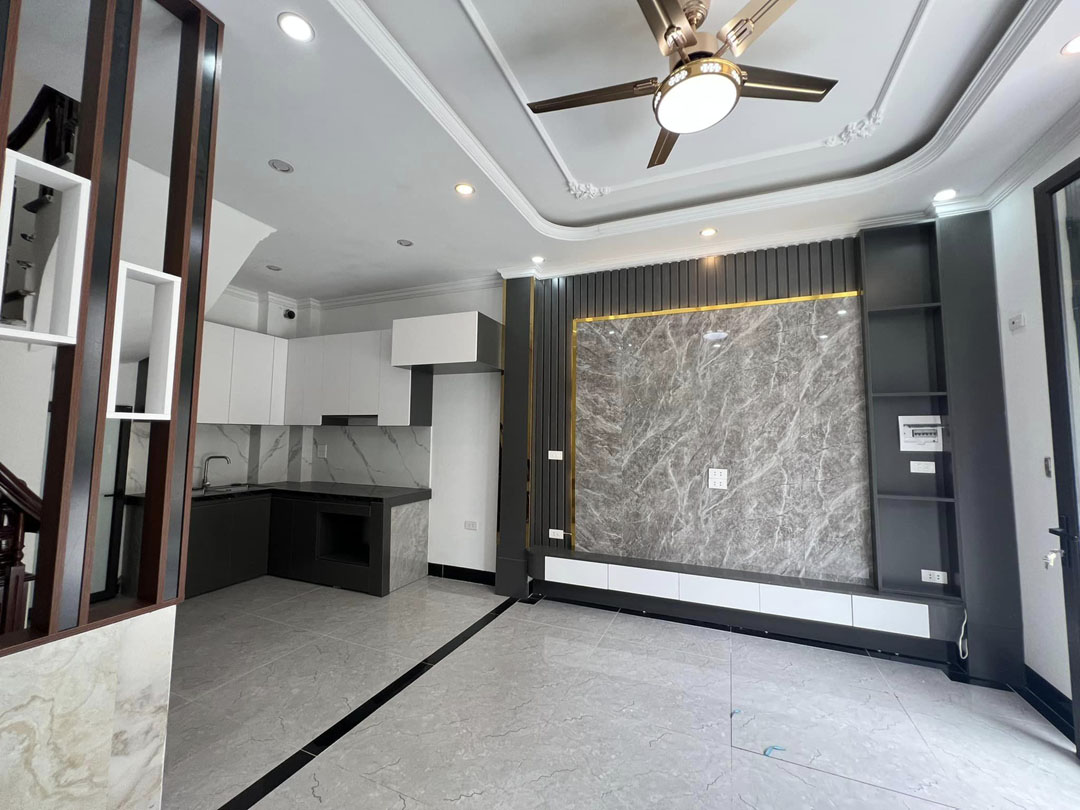 Bán nhà đẹp Thượng Thanh, Long Biên, ngõ ba gác tránh xe máy, gần phố, 31M, chỉ 3.0x tỷ.