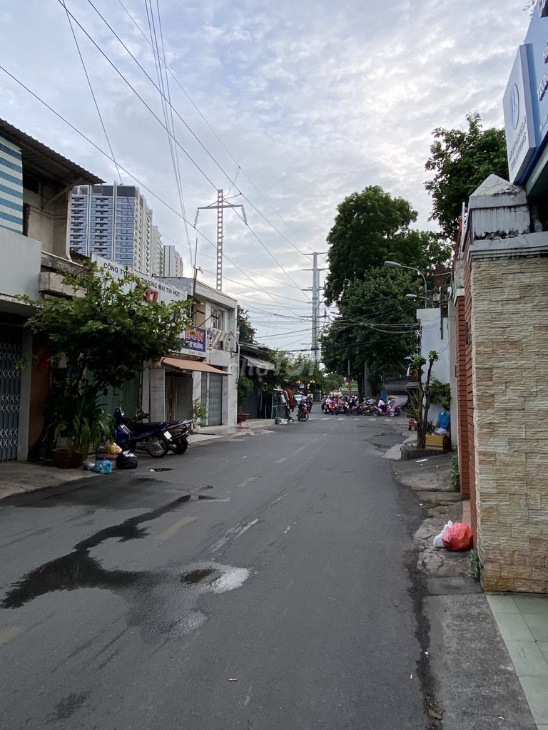 Bán nhà sát Tam Đảo, Quận 10, 50m2, ngang 4.5m, chỉ 5 tỷ X.