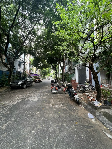 Rẻ Nhất thị trường,Nhỉnh 10 tỷ khu Cư xá Nguyên Hồng,P11,Full nội thất, xây quá tốt.