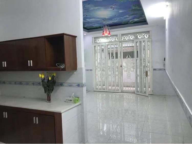 Chính chủ bán nhà trong hẻm tại Đường Lò Gốm, Phường 2, Quận 6, Hồ Chí Minh.