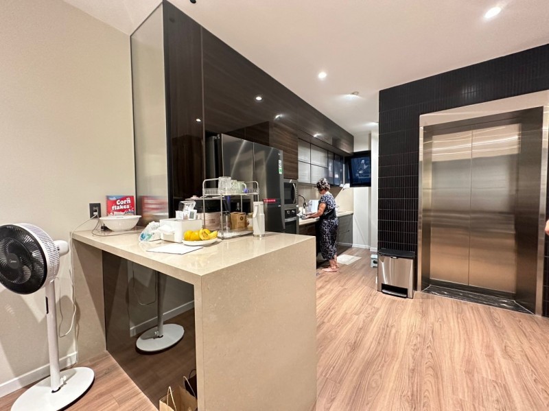 ÁI MỘ - NHÀ ĐẸP 7 TẦNG - THANG MÁY - Ô TÔ TRÁNH - VÀO NHÀ - GẦN 3 HỒ - THOÁNG SÁNG QUANH NĂM.