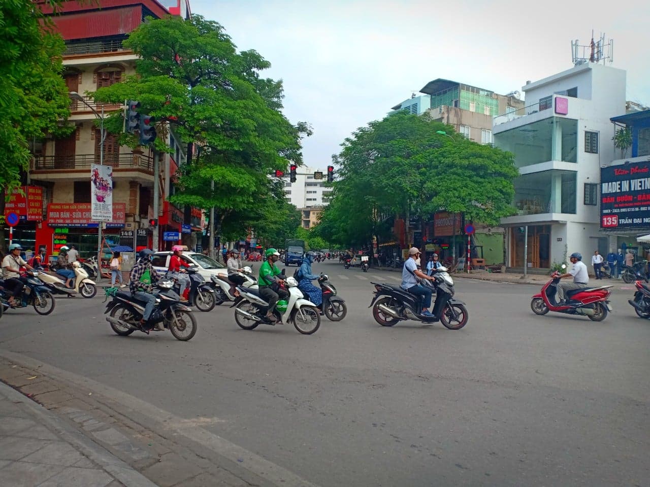 BÁN NHÀ MẶT PHỐ TRẦN ĐẠI NGHĨA 24M2 5 TẦNG – MT 3.8M - VỈA HÈ KINH DOANH – GIÁ 6.5 TỶ.