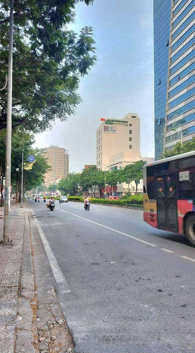 Bán nhà Gia Thụy, Long Biên, ở rộng, oto vào, tiện ích gần, sát phố, 86m, chào 6 tỷ.
